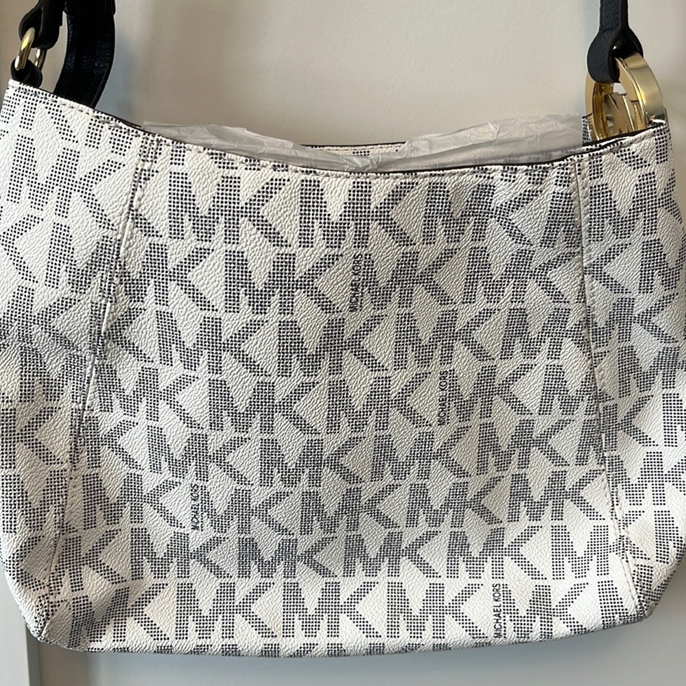 NWT BRAND NEW Michael Kors monogram bag in navy and white